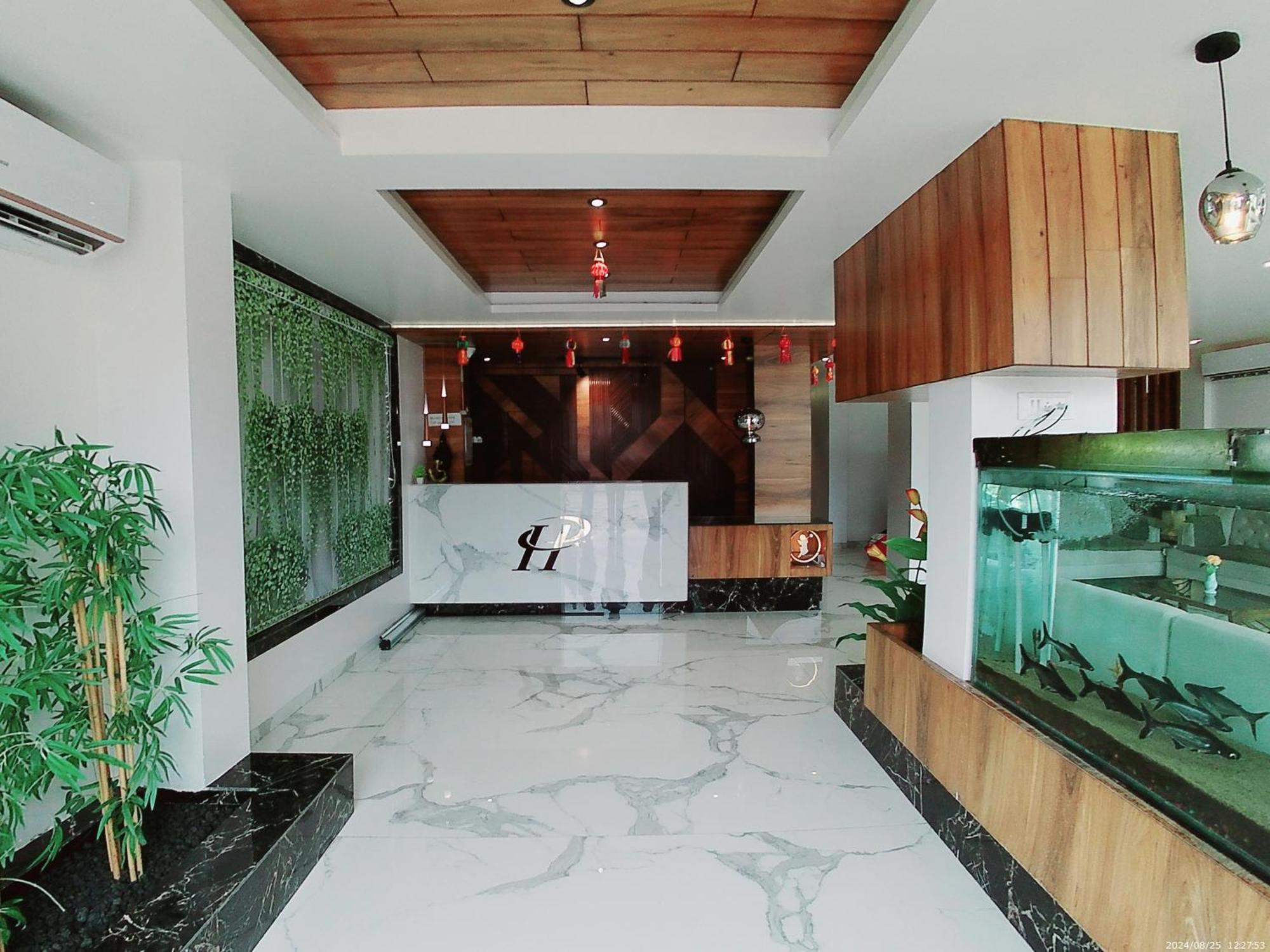 Hotel Sai Pratik, Newly Built Up, Complimentary Shuttle To The Temple Shirdi Exterior photo